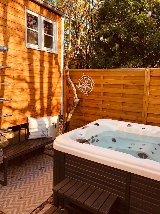 Zirkuswagen Mit Outdoor Whirlpool Und Garten Petershagen-Eggersdorf ภายนอก รูปภาพ