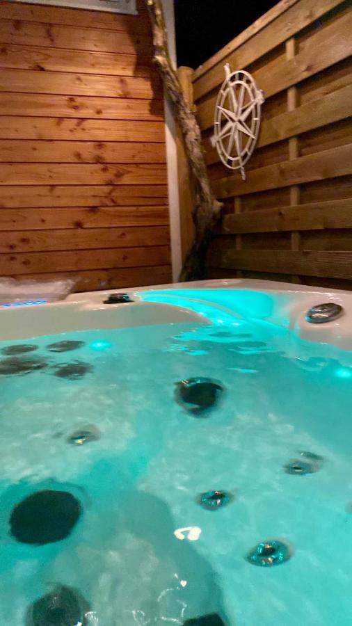 Zirkuswagen Mit Outdoor Whirlpool Und Garten Petershagen-Eggersdorf ภายนอก รูปภาพ